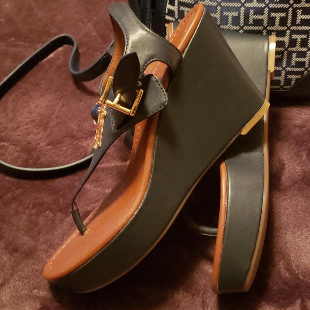 Sandals - Picture 2 of 5